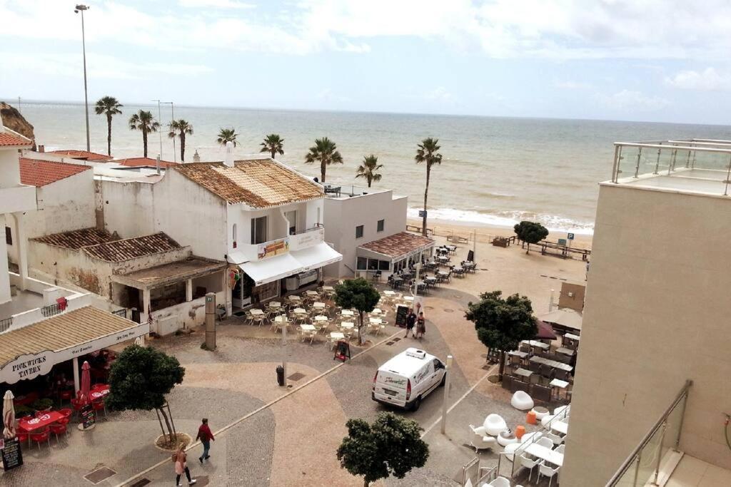 Magnifique Duplex Avec Piscine En Bord De Mer Lägenhet Olhos de Agua  Exteriör bild