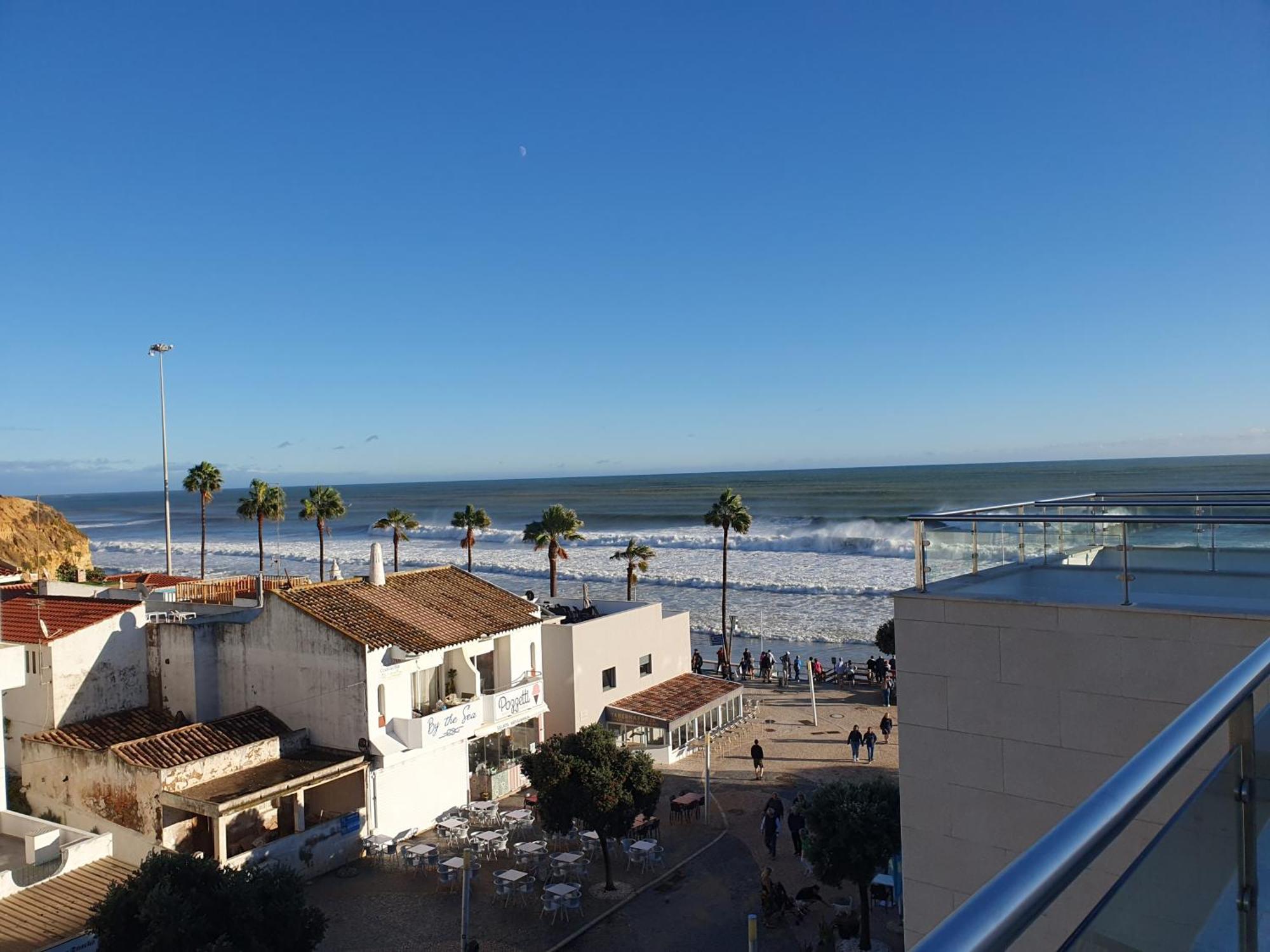 Magnifique Duplex Avec Piscine En Bord De Mer Lägenhet Olhos de Agua  Exteriör bild